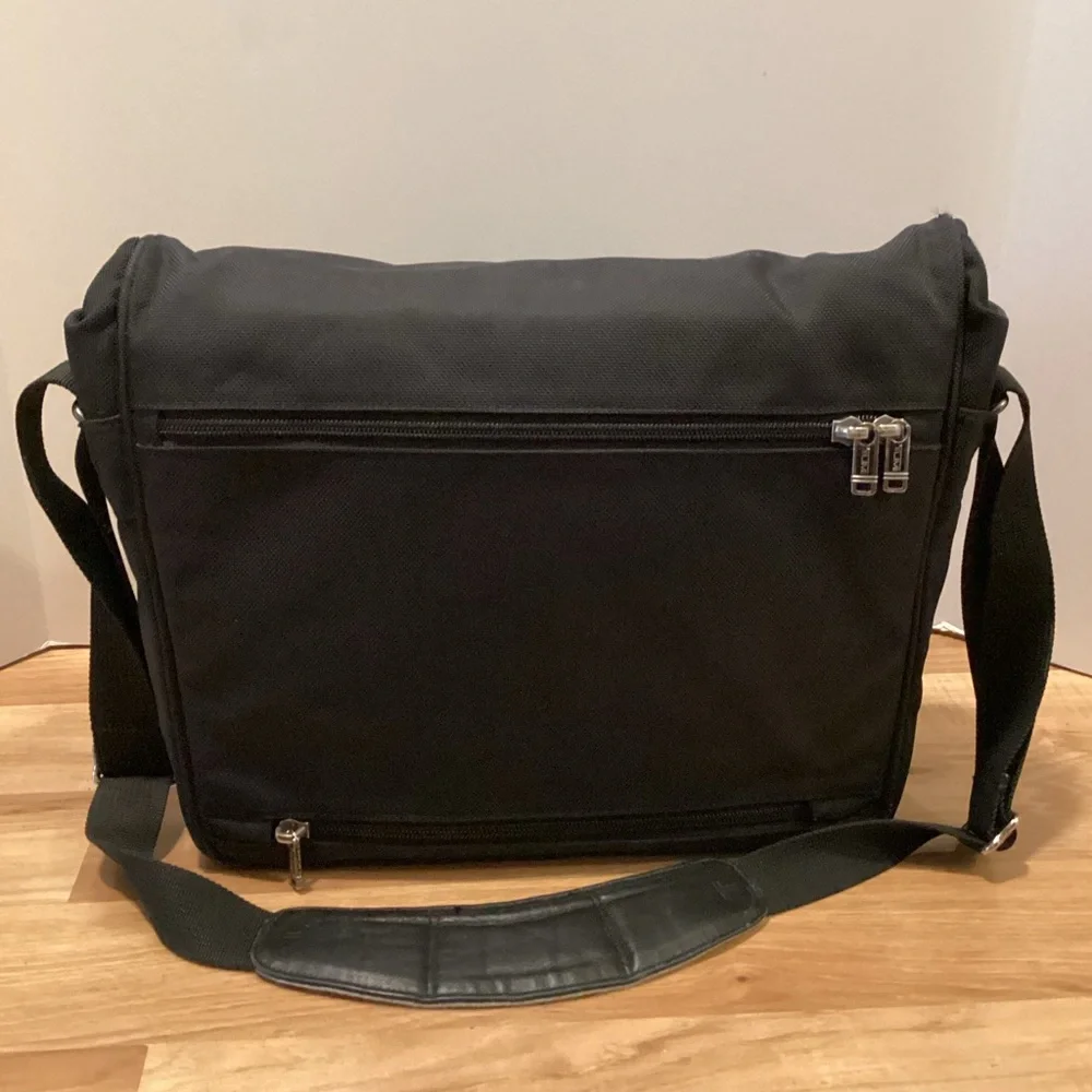 TUMI Shoulder Bag 26175D4 Black Cu Out Nylon Flap Messenger Computer Laptop Bag